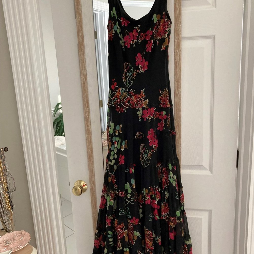 FULL LENGTH SLEEVELESS DRESS